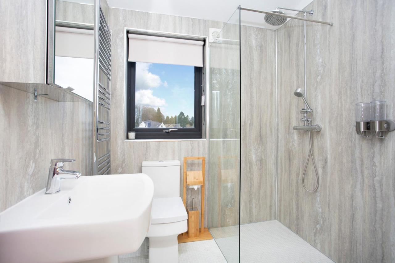 Shiphorns Luxury Cabin With A Hot Tub Eddleston Екстер'єр фото